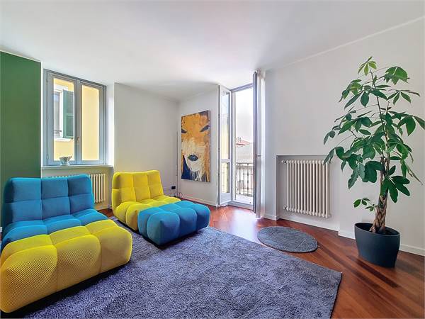 QUADRILOCALE SU DUE LIVELLI CON BOX DOPPIO LATERALE