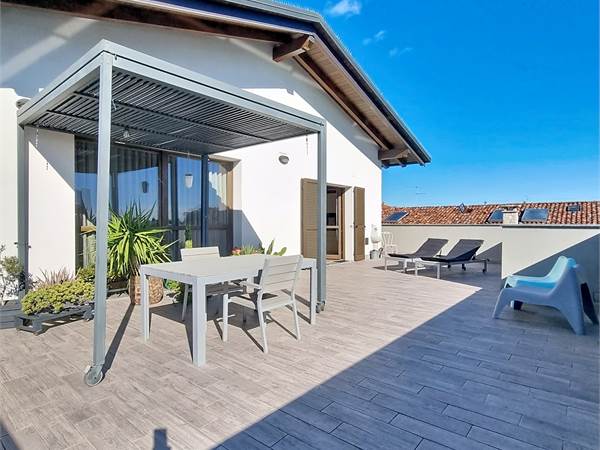 ATTICO ESCLUSIVO CON TERRAZZE PANORAMICHE