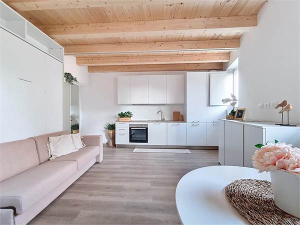 NUOVO MONOLOCALE ARREDATO CON CORTILE PRIVATO