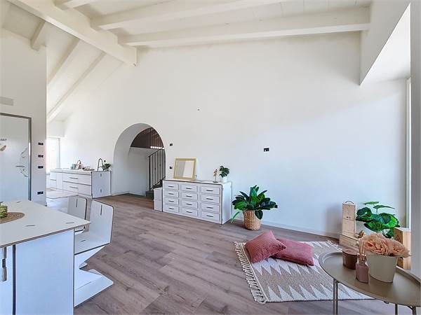 QUADRILOCALE DALLO STILE UNICO