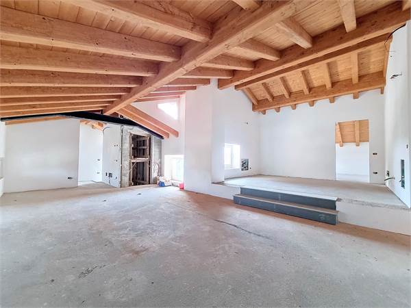 VILLA MORLANI - Quadrilocale in palazzo storico 