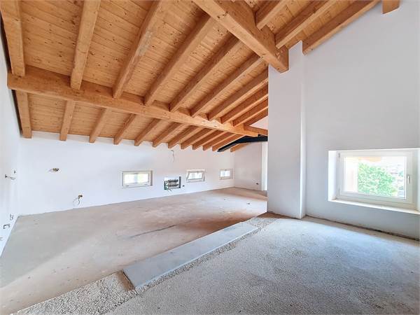 VILLA MORLANI - Quadrilocale in palazzo storico 