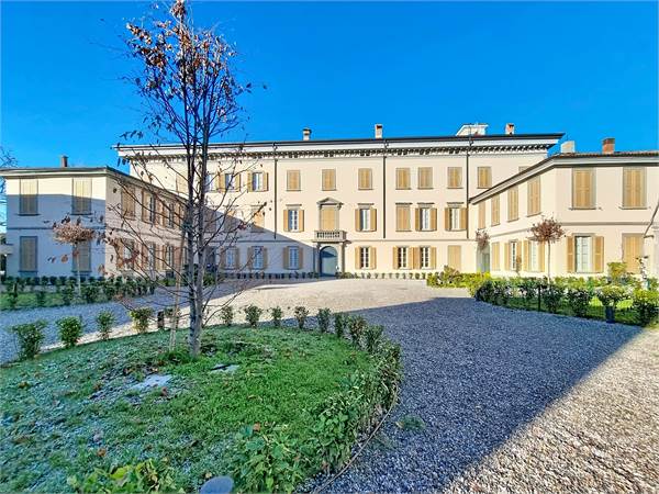 MANSARDA DI PRESTIGIO A STEZZANO 