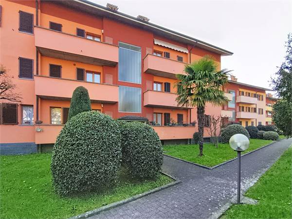 Ampio e luminoso quadrilocale in zona collinare 